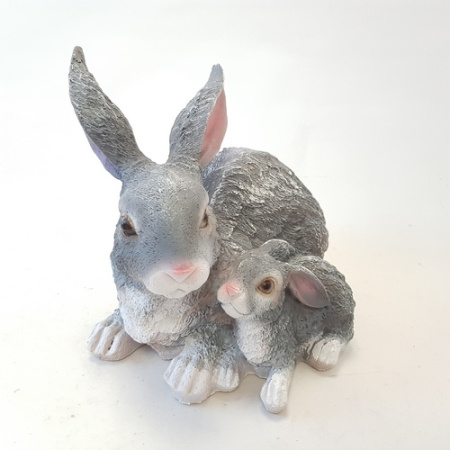 Садовая фигура Зайчиха с зайчонком лежащая АФ0052 (Агрофор)